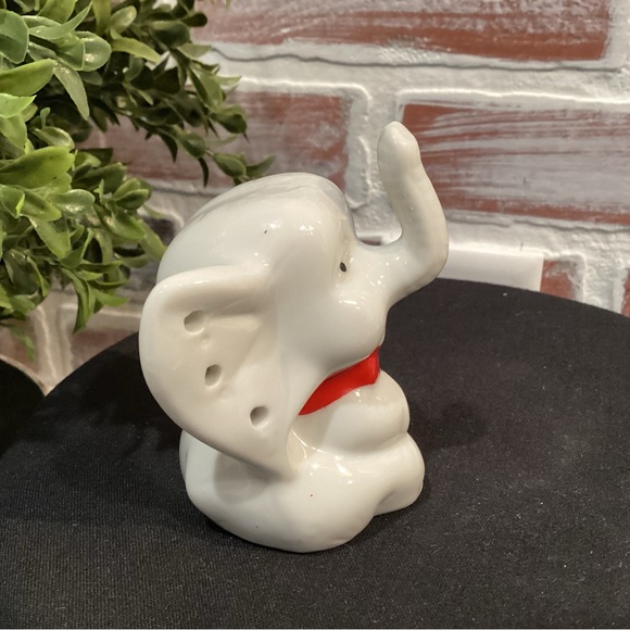 Cute as can be Ceramic Elephant decor piece - Gently Used - Great Condition - Picture 5 of 9